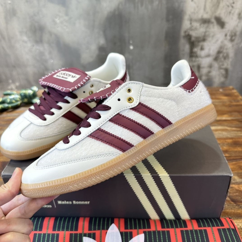 Adidas Sneakers